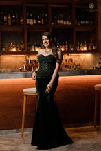 Load image into Gallery viewer, Preet Ahuja | Corset Mermaid Lehenga | Emerald
