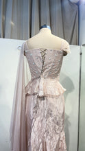 Load image into Gallery viewer, Riya's Organza Saree | Peach
