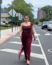 Load image into Gallery viewer, Akshara Singh | Hanging Crystal Saree | Maroon
